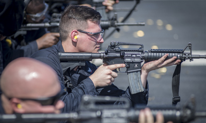 Hoạt động của tàu sân bay Mỹ trên đường tới thăm Việt Nam